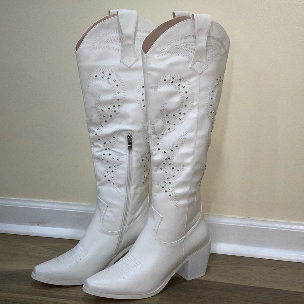 Wetkiss White Cowgirl Boots